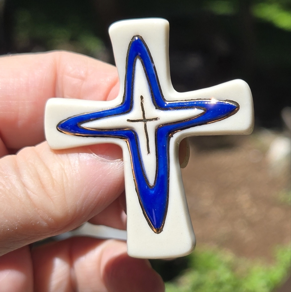 Porcelain Blue White & Gold Cross Brooch 2" - Picture 3 of 7